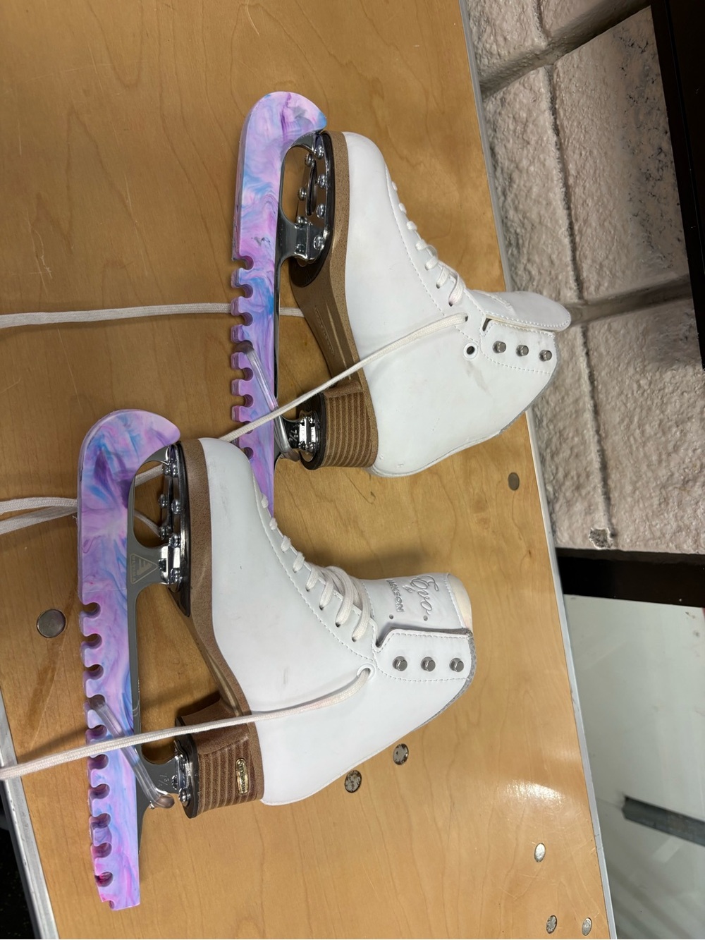 JACKSON White Figure Ice Skates